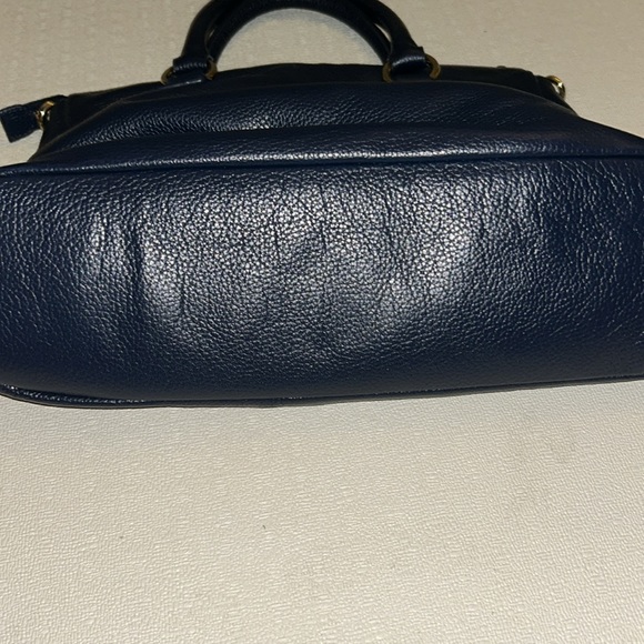 Tommy Hilfiger purse - Picture 5 of 9